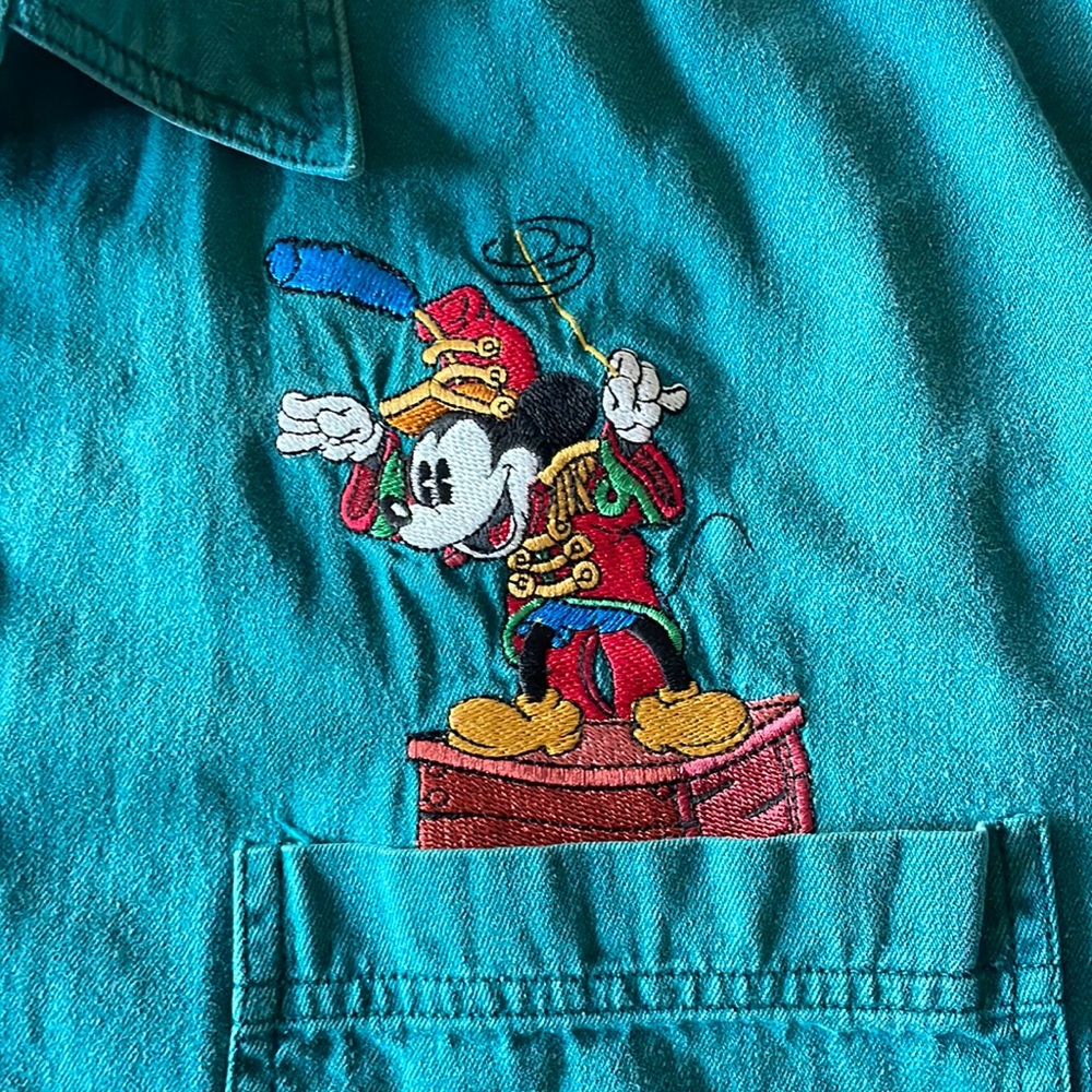 ✨ Disney - Mickey Mouse Vintage Button Down (Size XL)